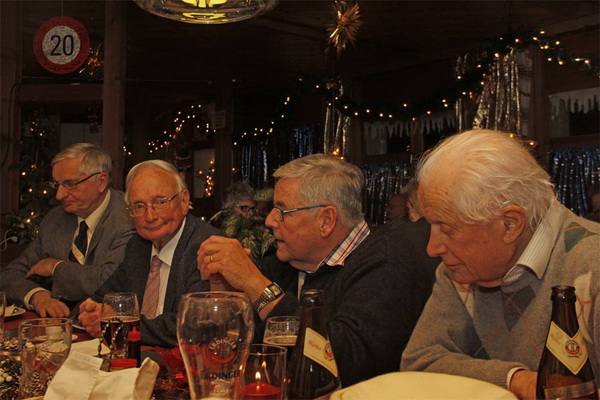 dez-stammdez2013_01